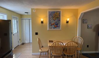 35 Maple St, Baileyville, ME 04694