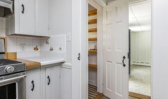 91 Blackstrap Rd, Falmouth, ME 04105