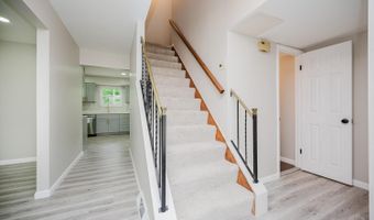 5398 Sultana Dr, Delhi, OH 45238