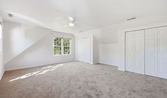 46 Dundee Dr, Cheshire, CT 06410
