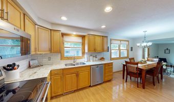 826 Minnie Maddern St, Albert Lea, MN 56007