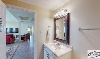 495 Shore Dr, Big Sandy, TN 38221