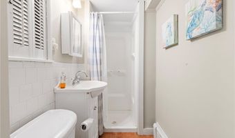 132 Ruggles Ave, Newport, RI 02840