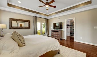 20405 SAVIN HILL Dr, Ashburn, VA 20147