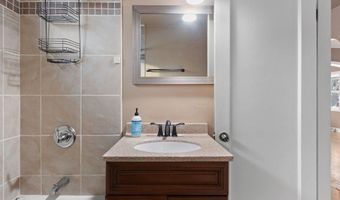 1604 N CLARK St, Appleton, WI 54911