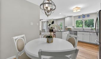706 Clayworth Dr, Ballwin, MO 63011