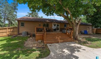 201 S 5th Ave, Brandon, SD 57005