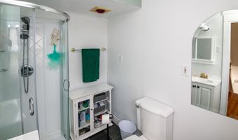 98 Circle St, Barre, VT 05641