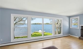 29 E Shore Dr, Coventry, RI 02816