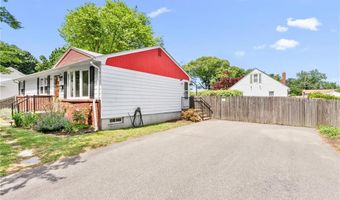 71 Plymouth St, Cranston, RI 02920