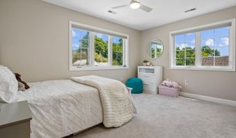 3536 N DICKERSON St, Arlington, VA 22207
