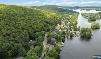 5 Fanwood Ct, West Milford, NJ 07421