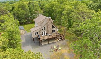 15 Bishop Cir, Albrightsville, PA 18210