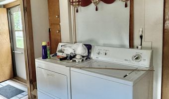 912 S Lloyd St, Aberdeen, SD 57401