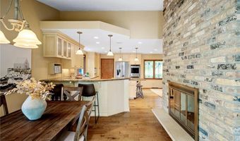 451 Reflection Rd, Apple Valley, MN 55124