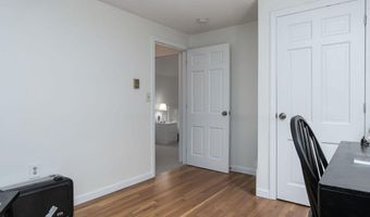 10 Greenbriar Ln, Amherst, NH 03031