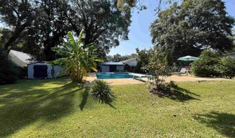 135 S Canoe Rd, Atmore, AL 36502