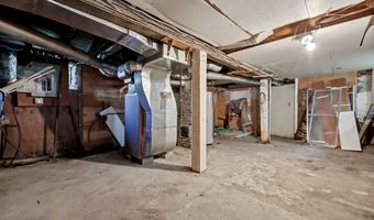 26 Victor St, Danbury, CT 06810