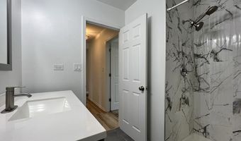 2415 N KENNICOTT Dr N 2D, Arlington Heights, IL 60004