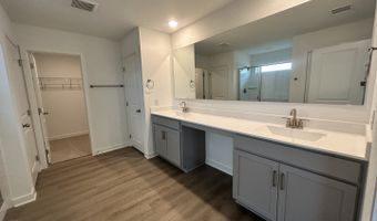 190 Peeps Ct, Adkins, TX 78101