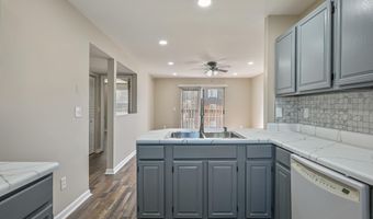 102 N CAROLINE Pl 201, Dover, DE 19904