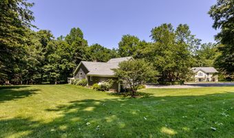 12 Lyndenwood Dr, Brookfield, CT 06804