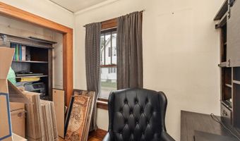 818 Northwestern Ave, Ames, IA 50010