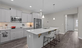 1340 Whitney Dr, Aberdeen, NC 28315