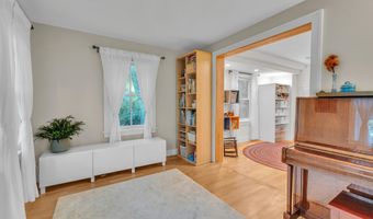 436 Pinewood St, Ann Arbor, MI 48103