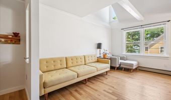 72 Lakeview Ter Unit D, Burlington, VT 05401