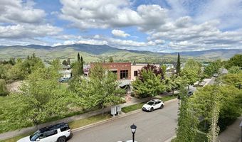 138 Clear Creek Dr, Ashland, OR 97520