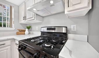 6576 MEDINAH Ln, Alexandria, VA 22312