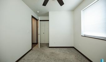 2714 E Sunburst Dr, Brandon, SD 57005