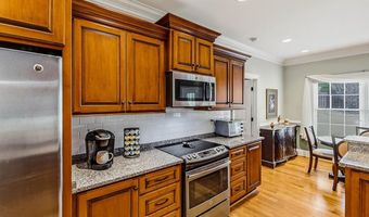 821 E Golden View Ln, Boiling Springs, SC 29316