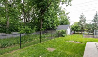11 MEADOWBROOK Ct, Appleton, WI 54914