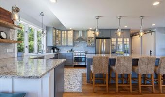 170 W Beach Rd, Charlestown, RI 02813