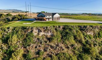 305 Snake River Dr, American Falls, ID 83211