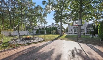126 Manhattan Ave, Bayville, NJ 08721