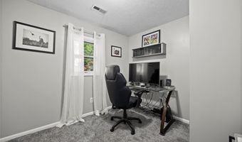 1135 Royal Dr, Amherst, OH 44001