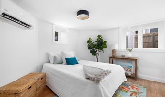 104 Second St, Newport, RI 02840