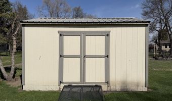 1009 Willow Dr, Aberdeen, SD 57401