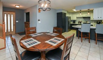 508 Rosemary Ln, Anamosa, IA 52205