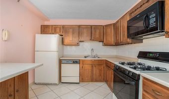 200 Hoffman Ave 402, Cranston, RI 02920