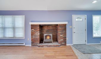 3055 Briarwood Dr, Tobyhanna, PA 18466