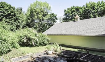 25 Charles St, Belfast, ME 04915