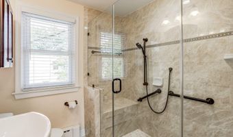 526 N PAYNE St, Alexandria, VA 22314