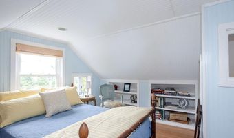 50 Cole St, Jamestown, RI 02835