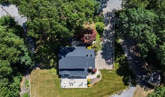2 Elizabeth Ann Dr, Johnston, RI 02919
