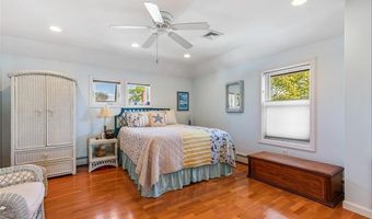 15 Shore Dr, Barrington, RI 02806
