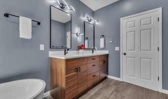 5049 Birdie Ln, Ann Arbor, MI 48103